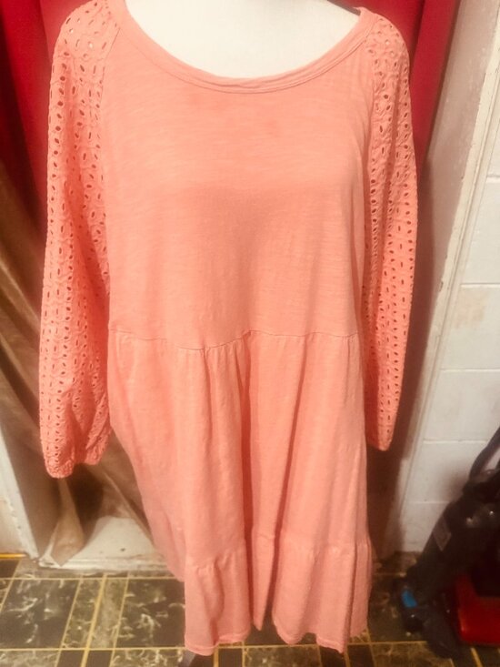 Time and Tru Dresses & Skirts - Peach Time and Tru tiered knit dress with eyelet sleeves.